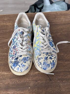 Tory Burch Howell Court Floral Leather Sneakers Blue, Yellow Wallpaper Pattern